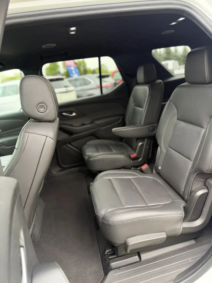 Used 2022 Chevrolet Traverse LT AWD/4WD image 14