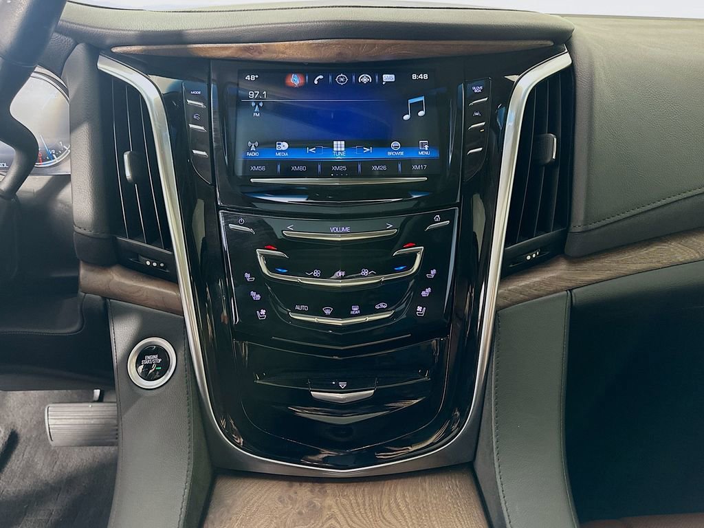 Used 2019 Cadillac Escalade Luxury image 15