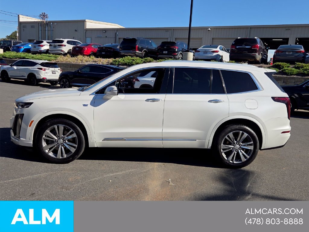 Used 2022 Cadillac XT6 Premium Luxury FWD image 2