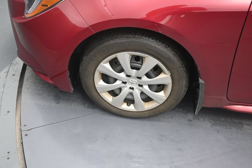 Used 2025 Toyota Corolla LE FWD image 9