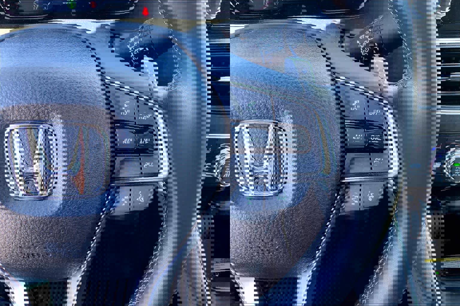 Used 2018 Honda Accord Touring image 25