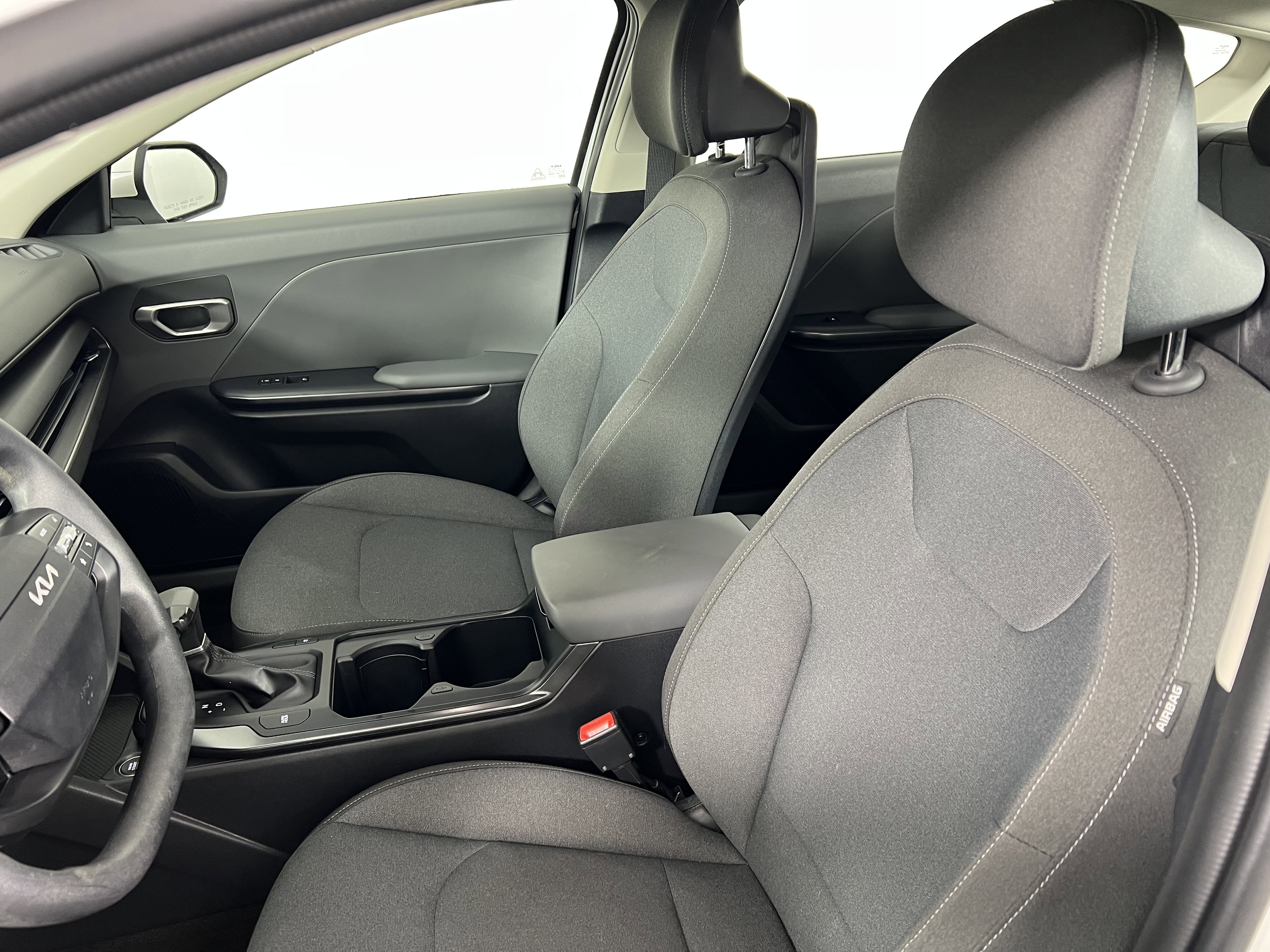 Used 2025 Kia K4 FWD image 16