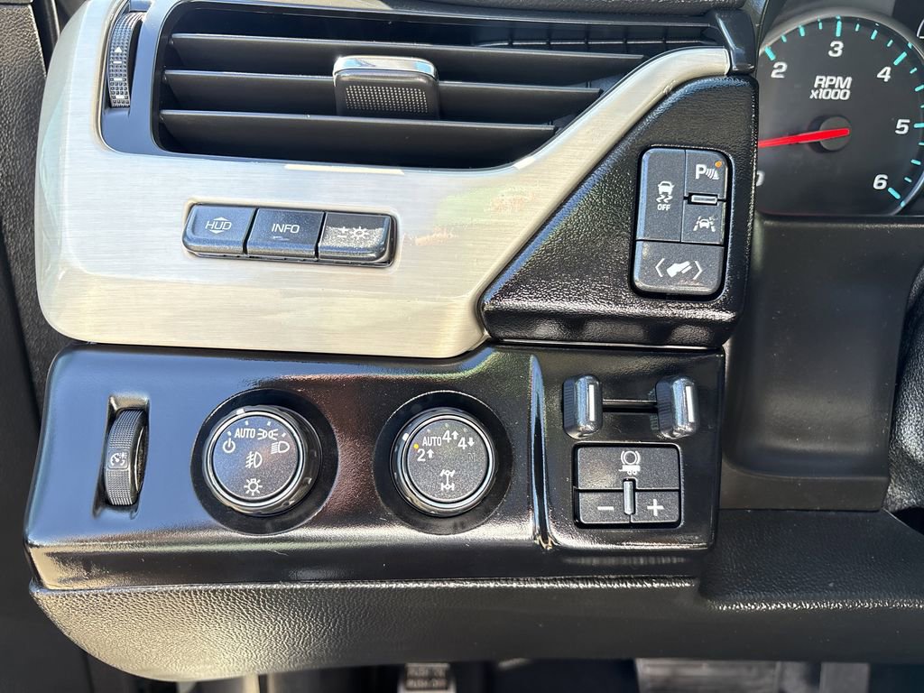 Used 2018 GMC Yukon Denali image 13