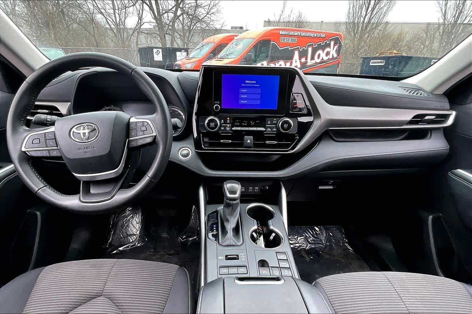 Certified 2024 Toyota Highlander LE AWD/4WD image 16