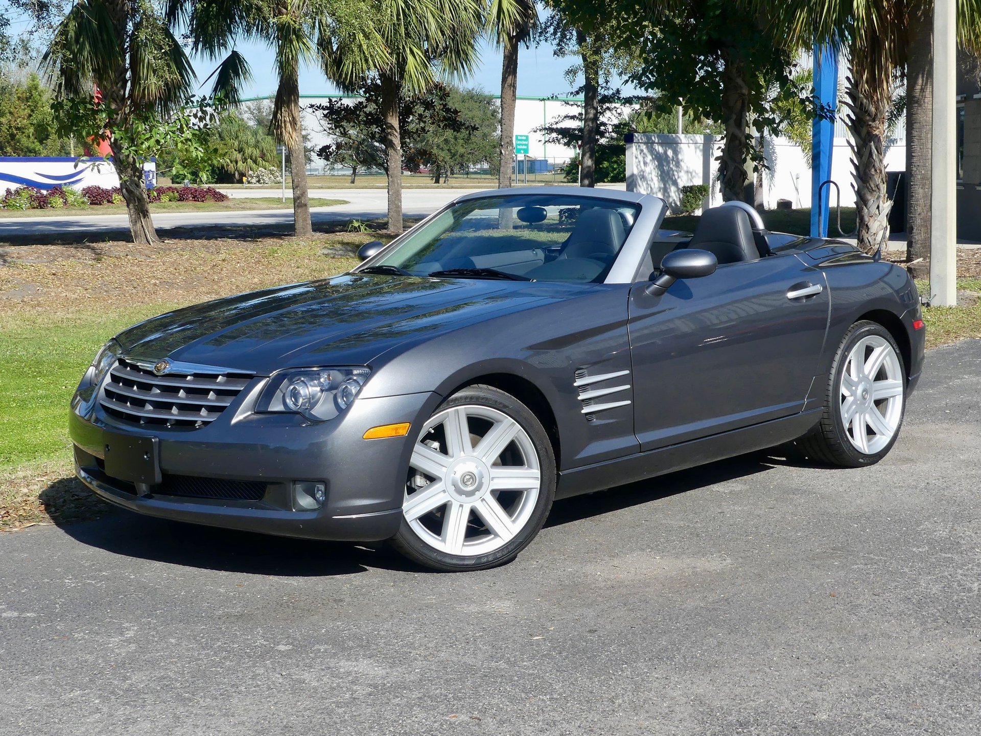 Used 2005 Chrysler Crossfire Limited RWD image 12
