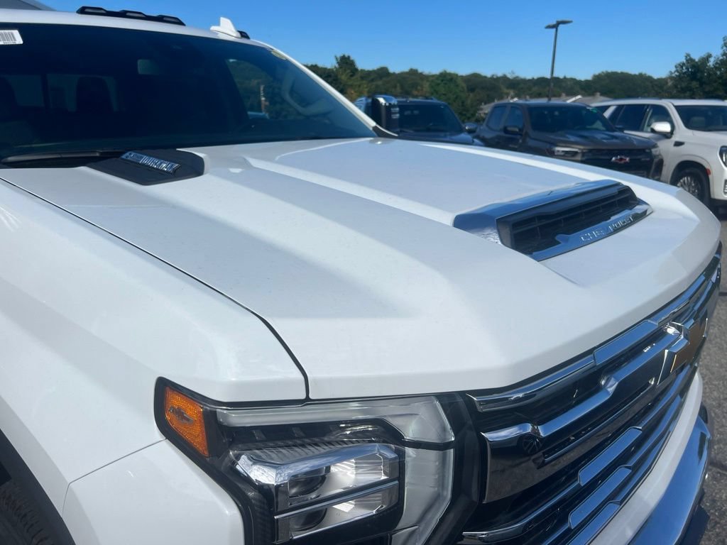 New 2026 Chevrolet Silverado 2500 LTZ w/ LTZ Convenience Package AWD/4WD image 9