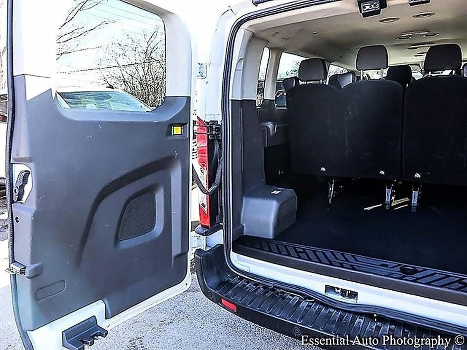 Used 2023 Ford Transit 350 XLT image 12