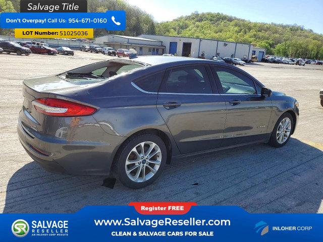 Used 2019 Ford Fusion SE FWD image 4