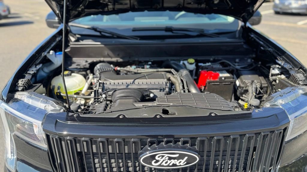 Used 2025 Ford Maverick Lobo AWD/4WD image 9