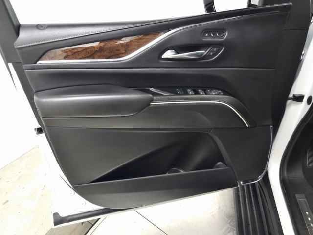 Used 2021 Cadillac Escalade Premium Luxury Platinum image 16