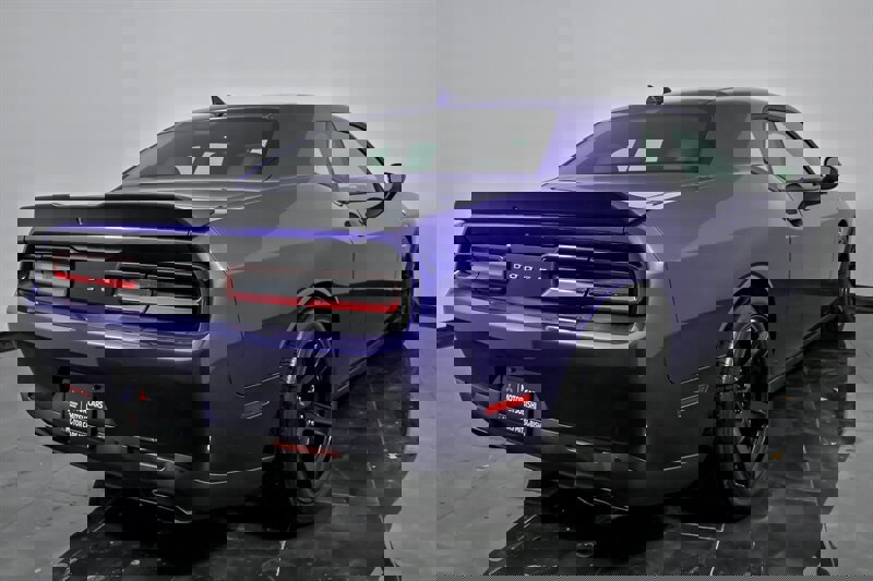 Used 2016 Dodge Challenger R/T Scat Pack w/ Leather Interior Group image 10