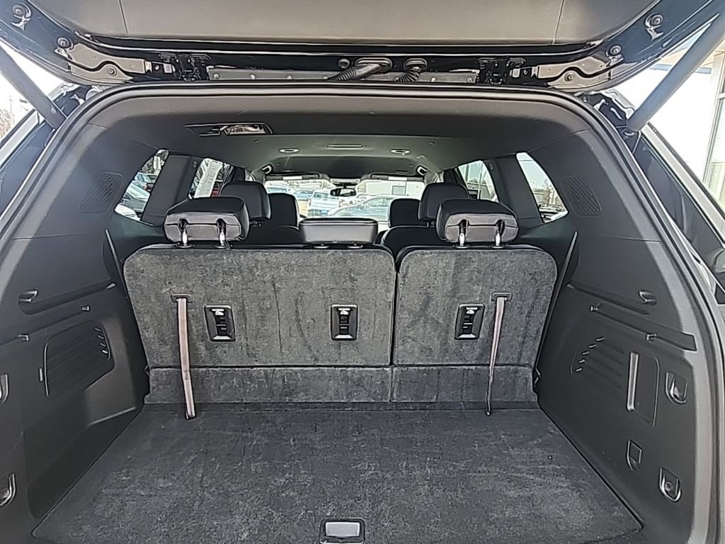 Used 2025 Buick Enclave Sport Touring image 11