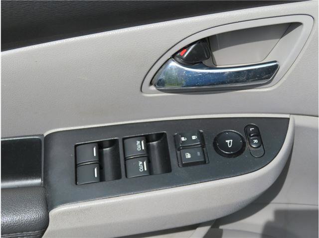 Used 2016 Honda Odyssey SE image 12