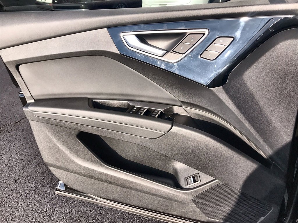 Used 2024 Audi Q4 e-tron Premium Plus image 13