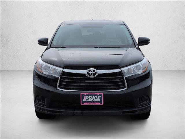 Used 2016 Toyota Highlander LE image 2