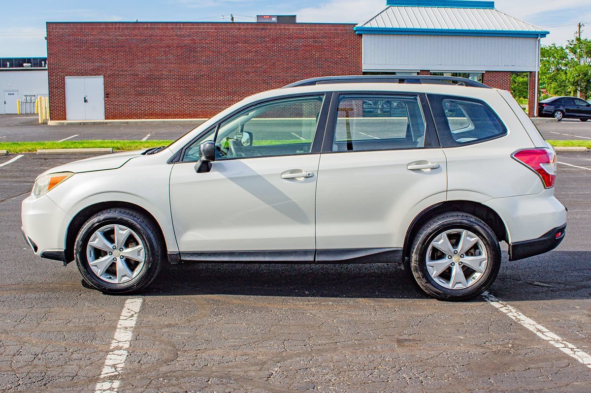 Used 2015 Subaru Forester 2.5i w/ Alloy Wheel Package AWD/4WD image 2