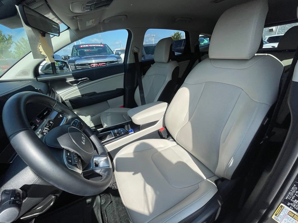 Used 2024 Kia Sportage EX FWD image 21