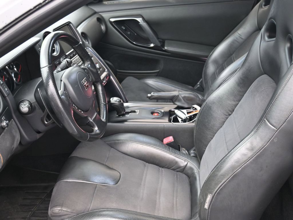 Used 2012 Nissan GT-R Premium image 34