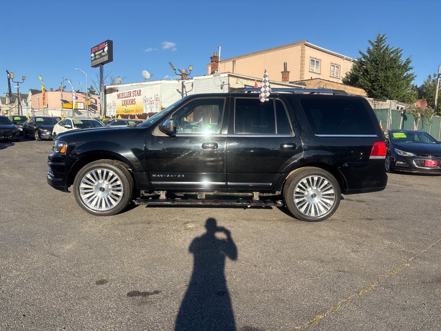 Used 2016 Lincoln Navigator Reserve AWD/4WD image 3
