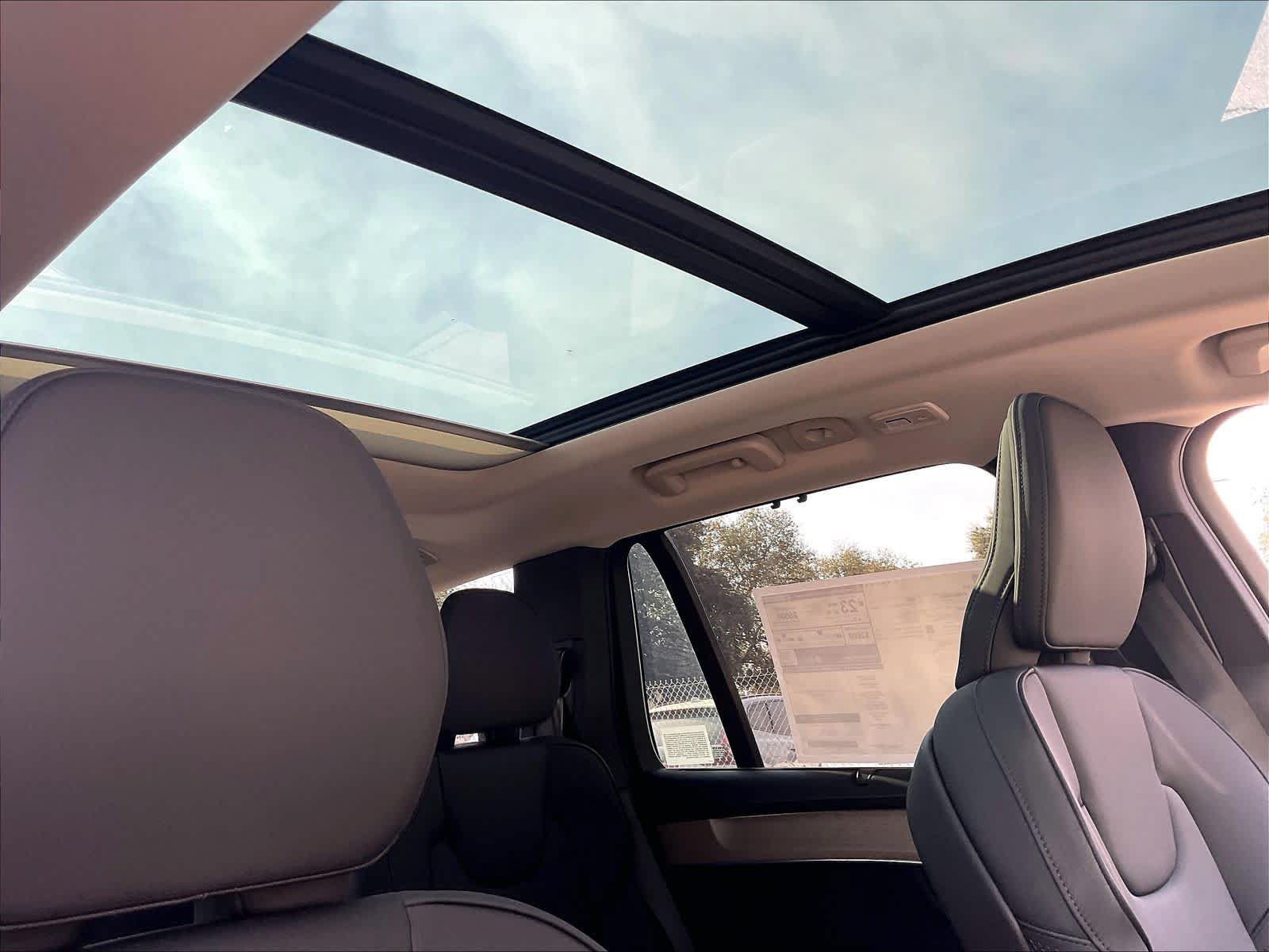 New 2027 Volvo XC90 B6 Plus AWD/4WD image 30