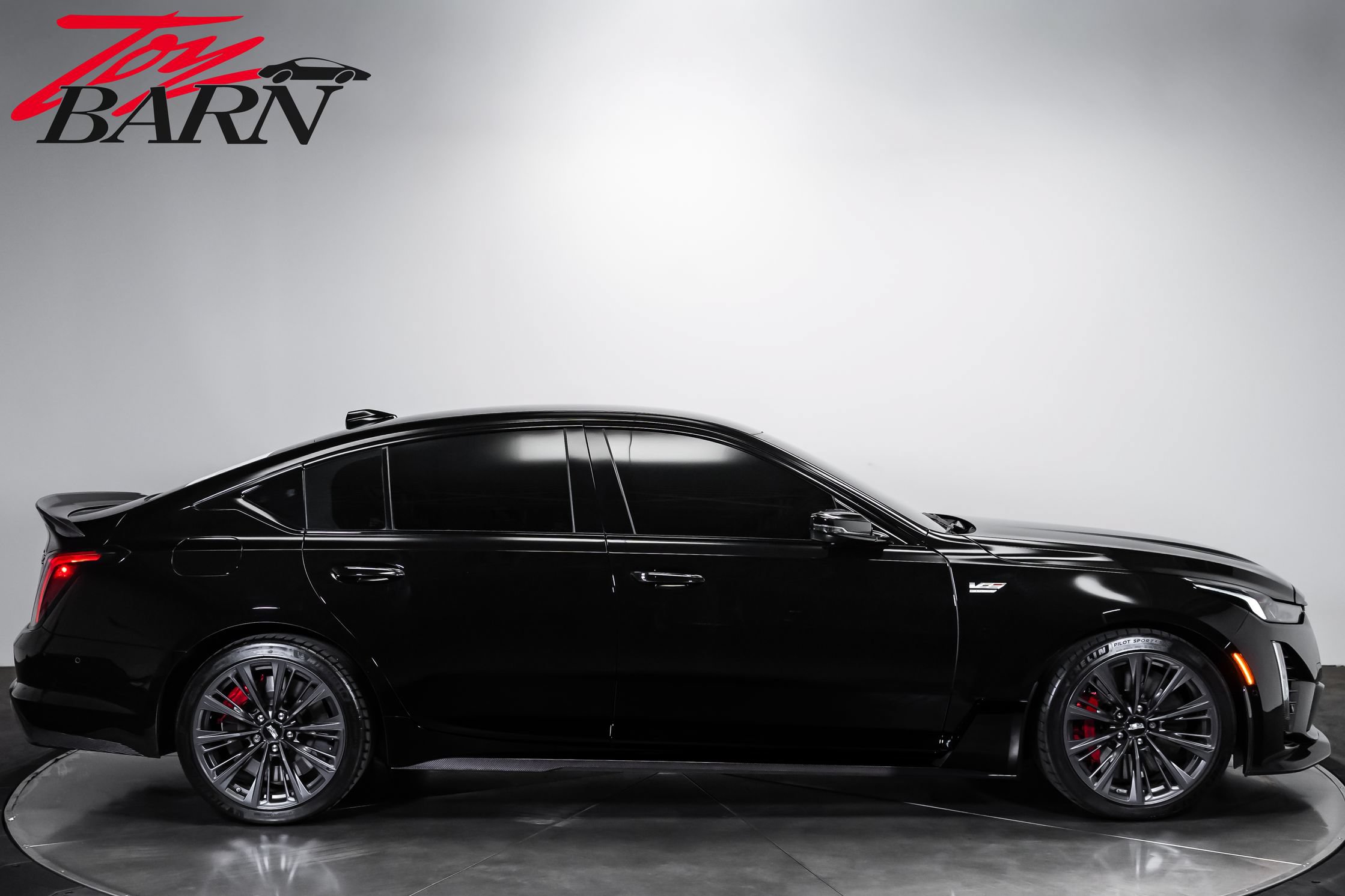 Used 2024 Cadillac CT5 V Blackwing w/ Carbon Fiber Package 2 RWD image 6