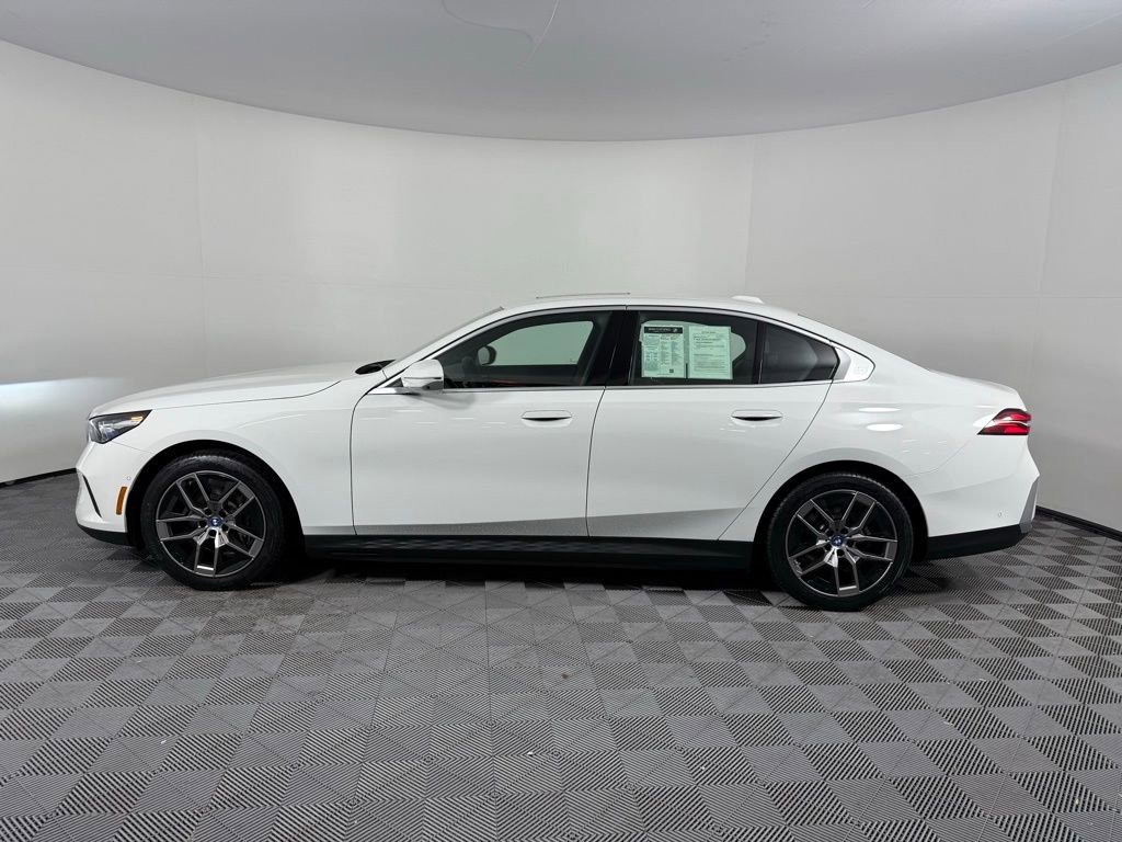 Used 2025 BMW i5 xDrive40 w/ M Sport Package image 8