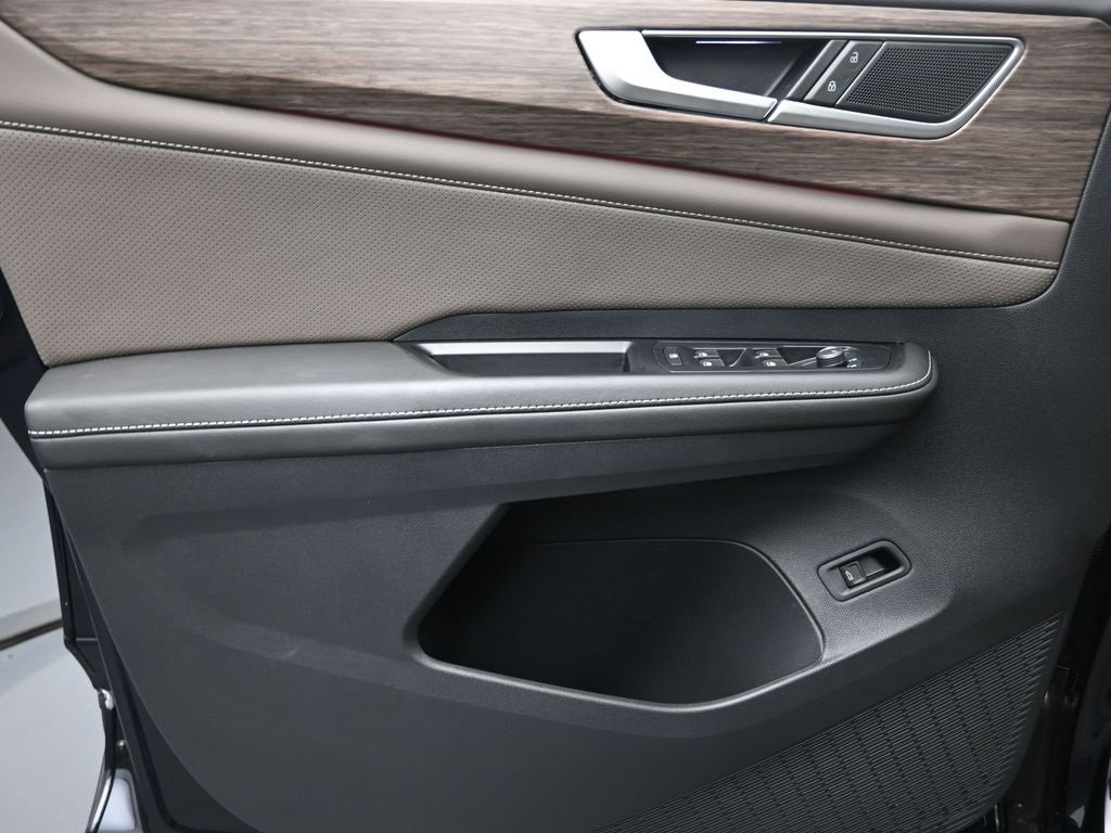 Used 2025 Volkswagen Atlas SEL image 22