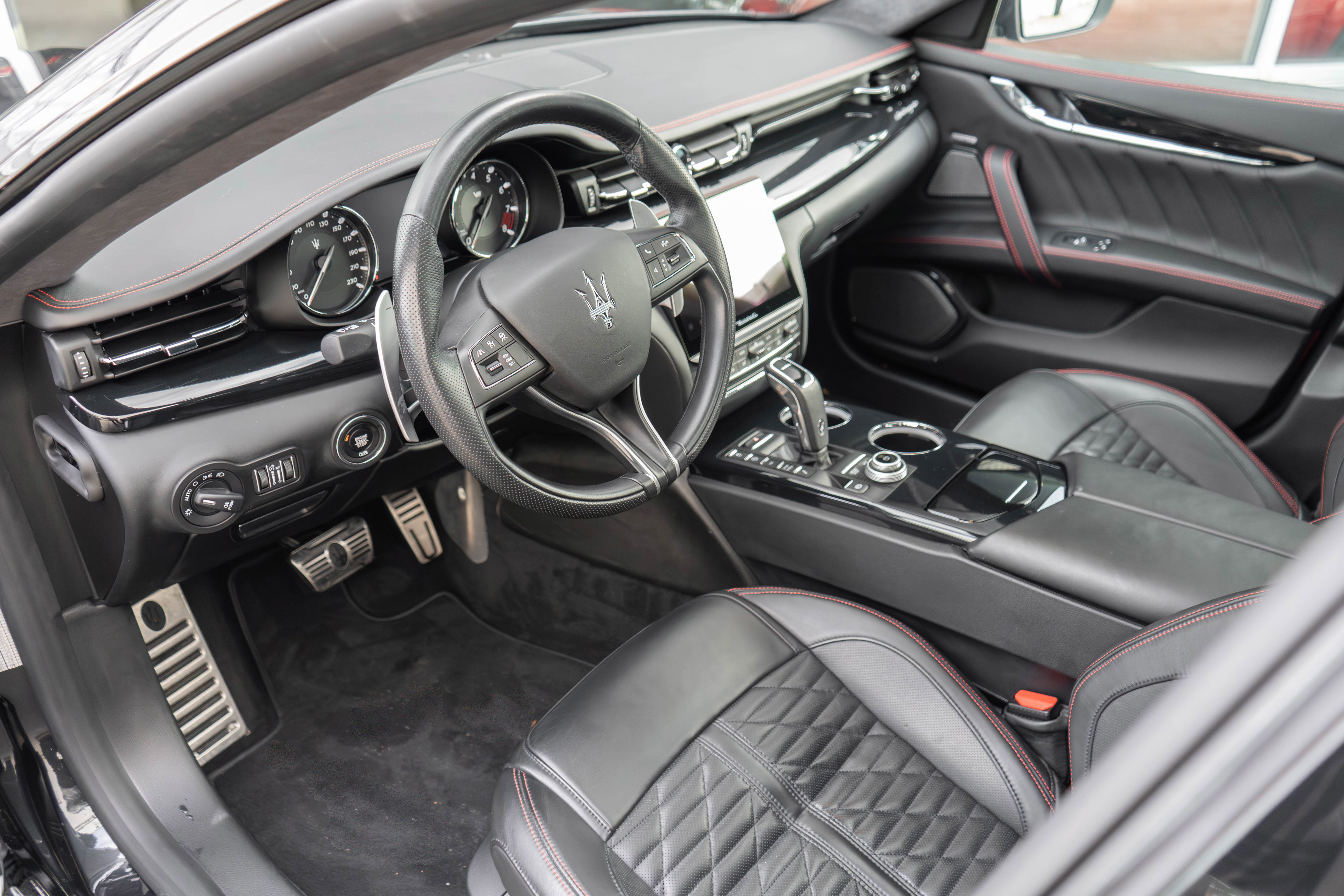Used 2021 Maserati Quattroporte Trofeo RWD image 8