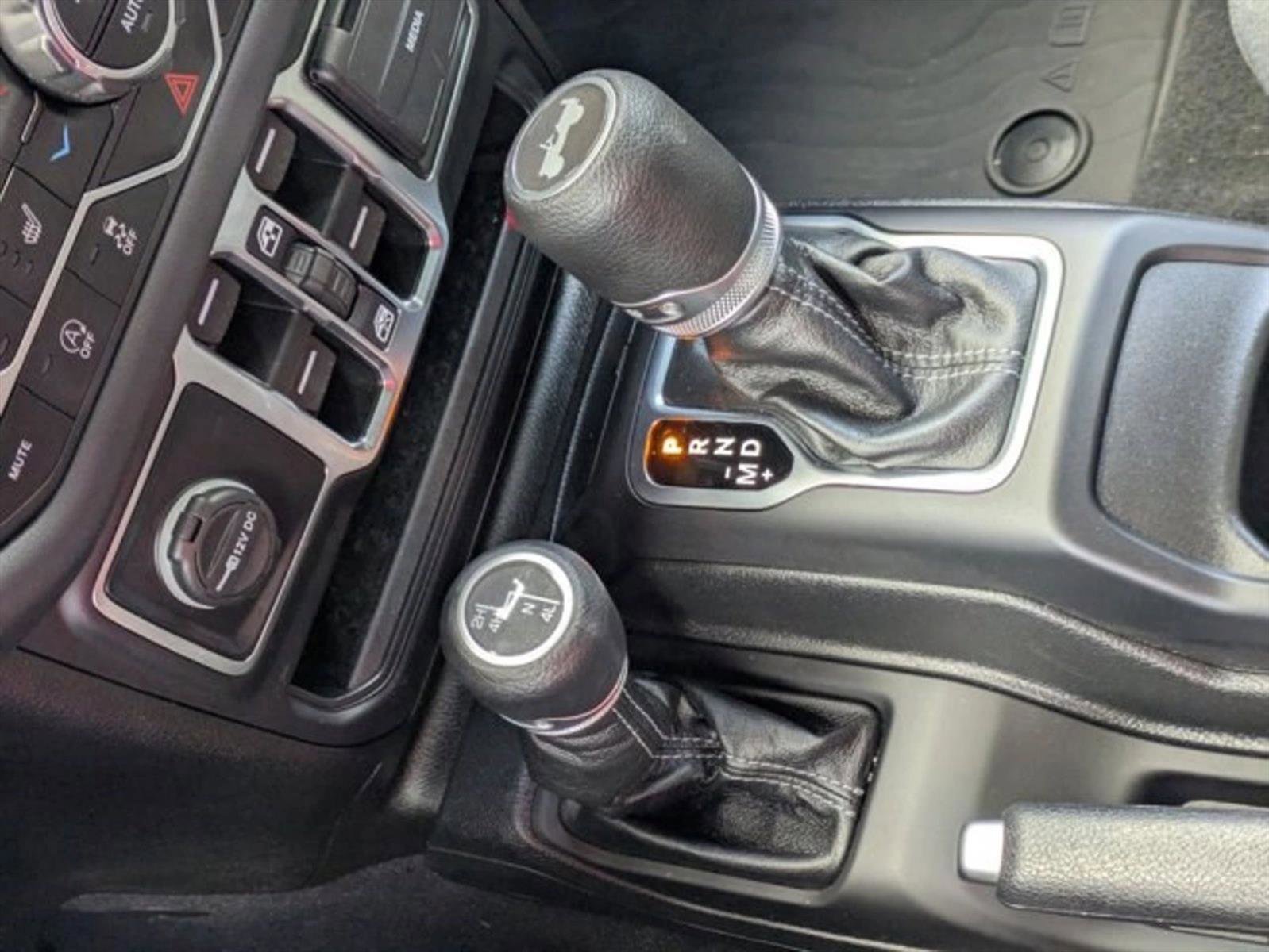 Used 2024 Jeep Wrangler Unlimited Sahara AWD/4WD image 12