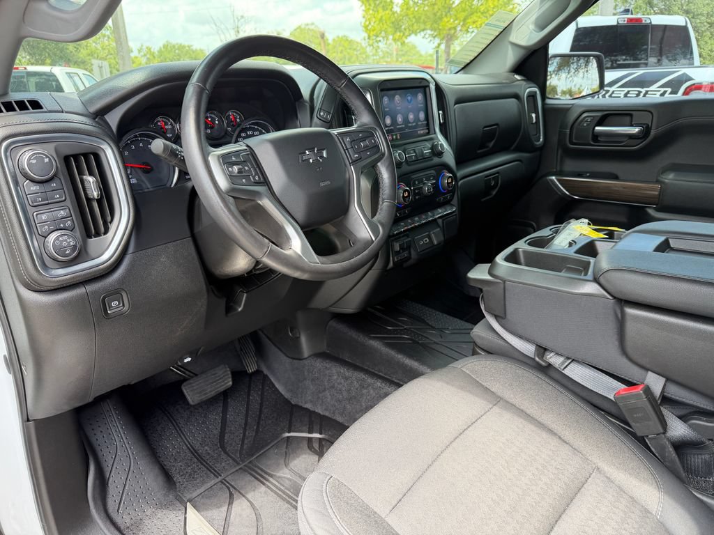 Used 2019 Chevrolet Silverado 1500 LT Trail Boss w/ Convenience Package AWD/4WD image 19