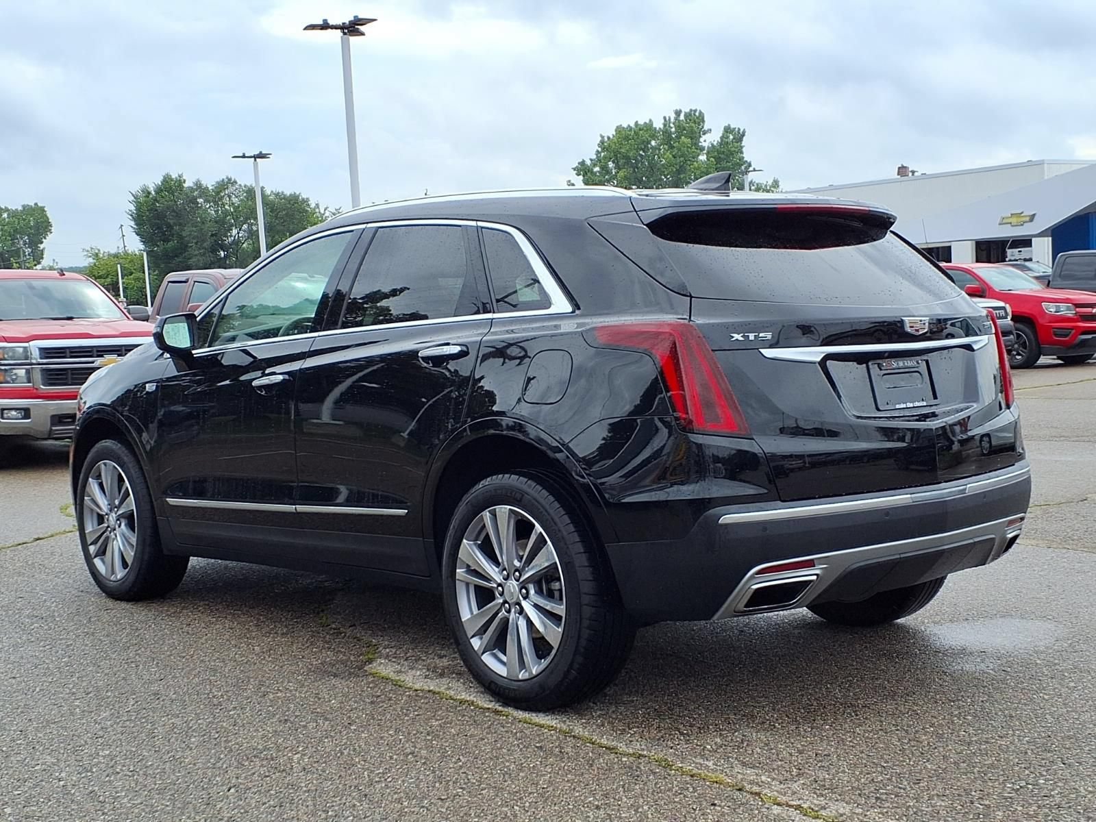 Used 2024 Cadillac XT5 Premium Luxury w/ LPO, Floor Liner Package FWD image 7