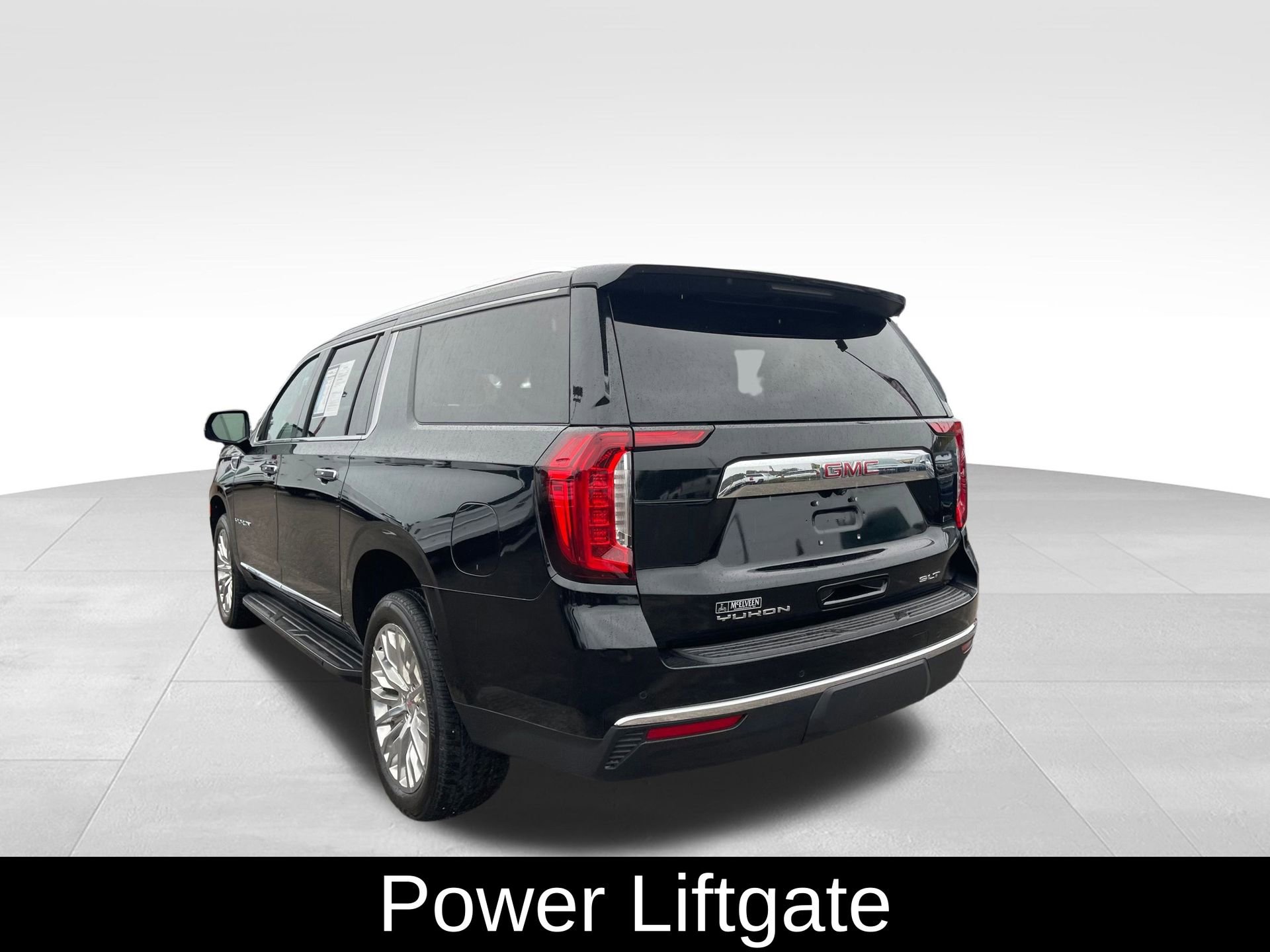 Used 2024 GMC Yukon XL SLT w/ SLT Premium Package image 10