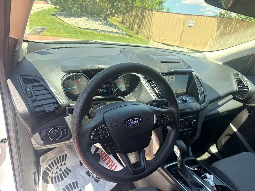 Used 2018 Ford Escape SE w/ SE Sync 3 Package AWD/4WD image 13
