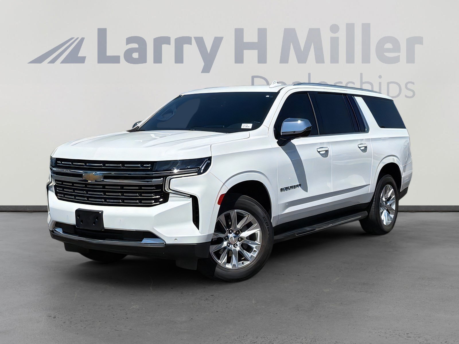 Used 2023 Chevrolet Suburban Premier AWD/4WD image 1