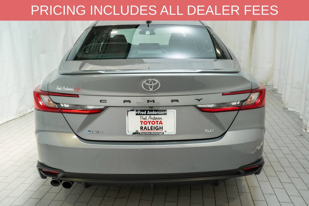 Used 2025 Toyota Camry SE FWD image 4