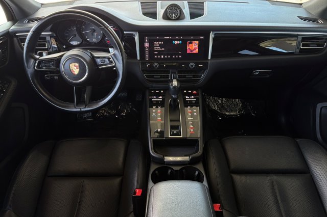 Used 2024 Porsche Macan AWD/4WD image 16