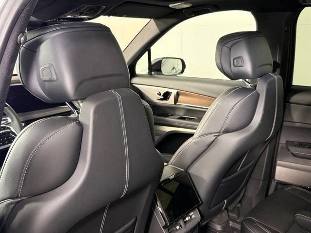 Certified 2026 Cadillac Vistiq Luxury w/ LPO, Floor Liner Package AWD/4WD image 25