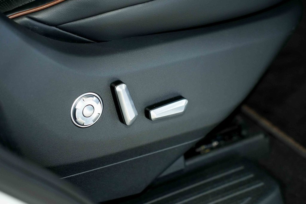 Used 2025 Lincoln Navigator Black Label image 31