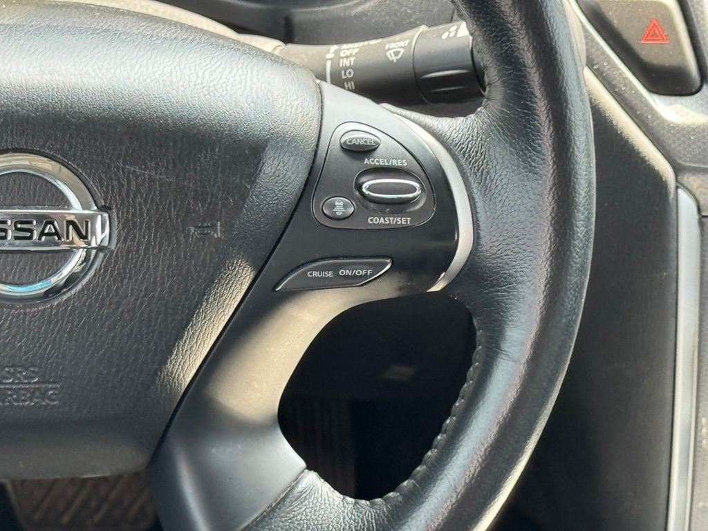 Used 2019 Nissan Pathfinder SL FWD image 29