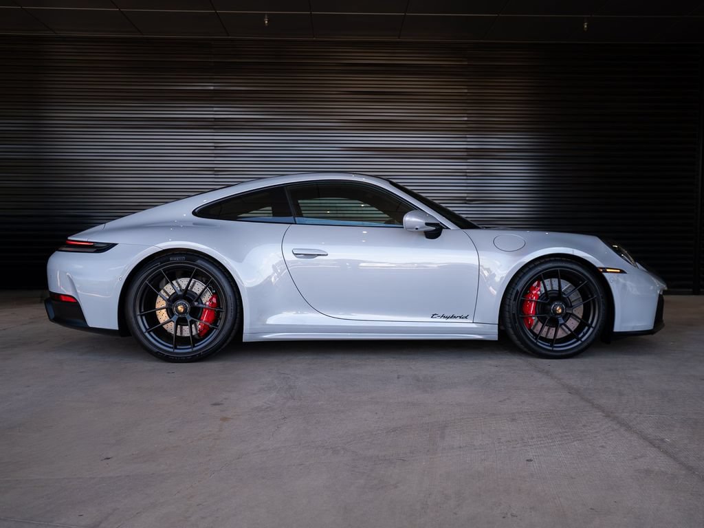Certified 2026 Porsche 911 Carrera GTS RWD image 8