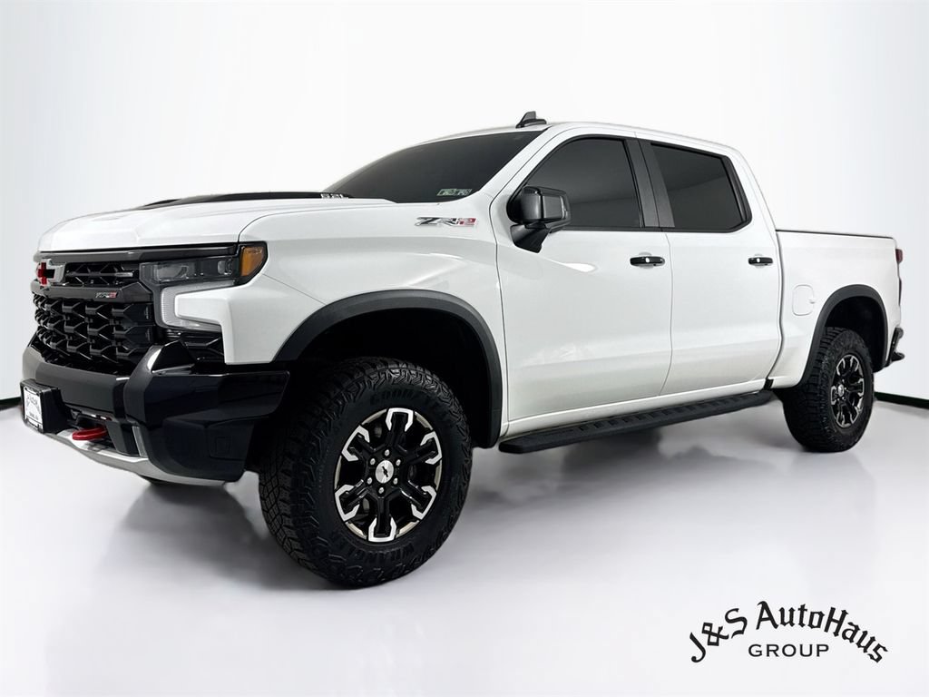 Used 2023 Chevrolet Silverado 1500 ZR2 w/ Technology Package AWD/4WD image 3