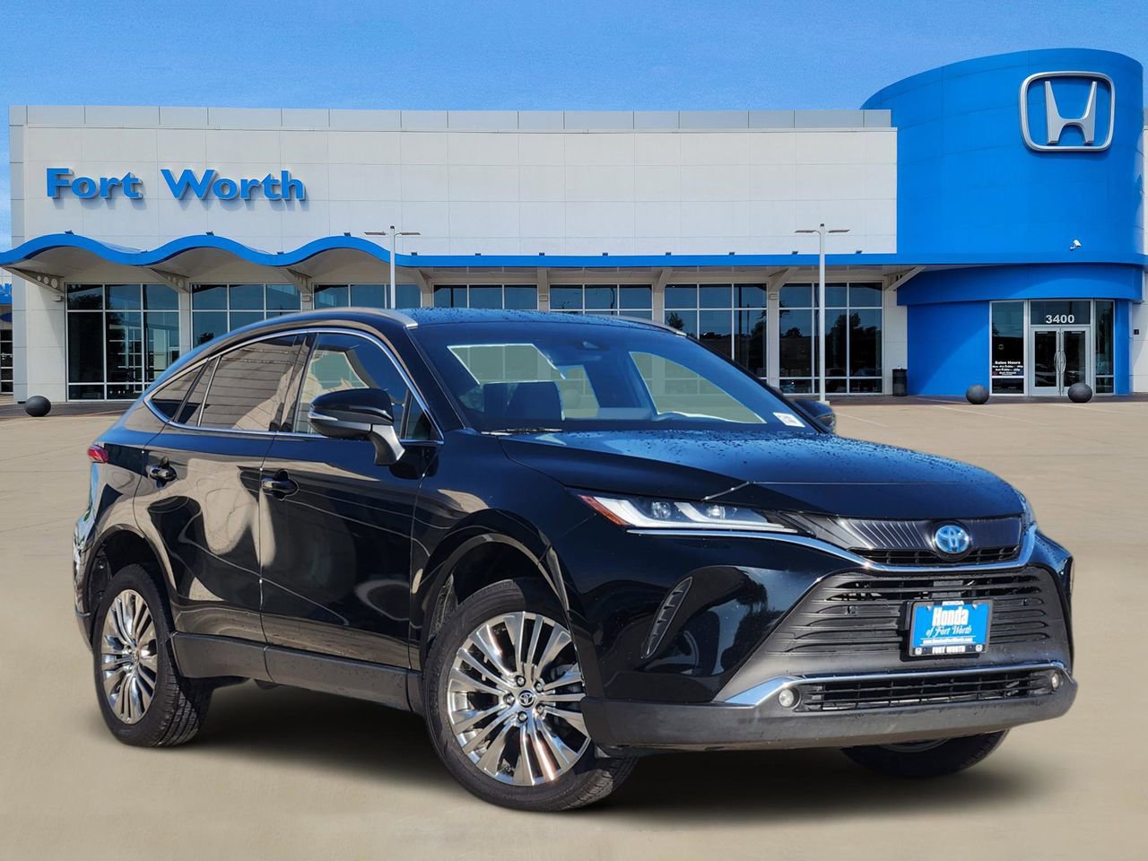 Used 2023 Toyota Venza XLE AWD/4WD image 1