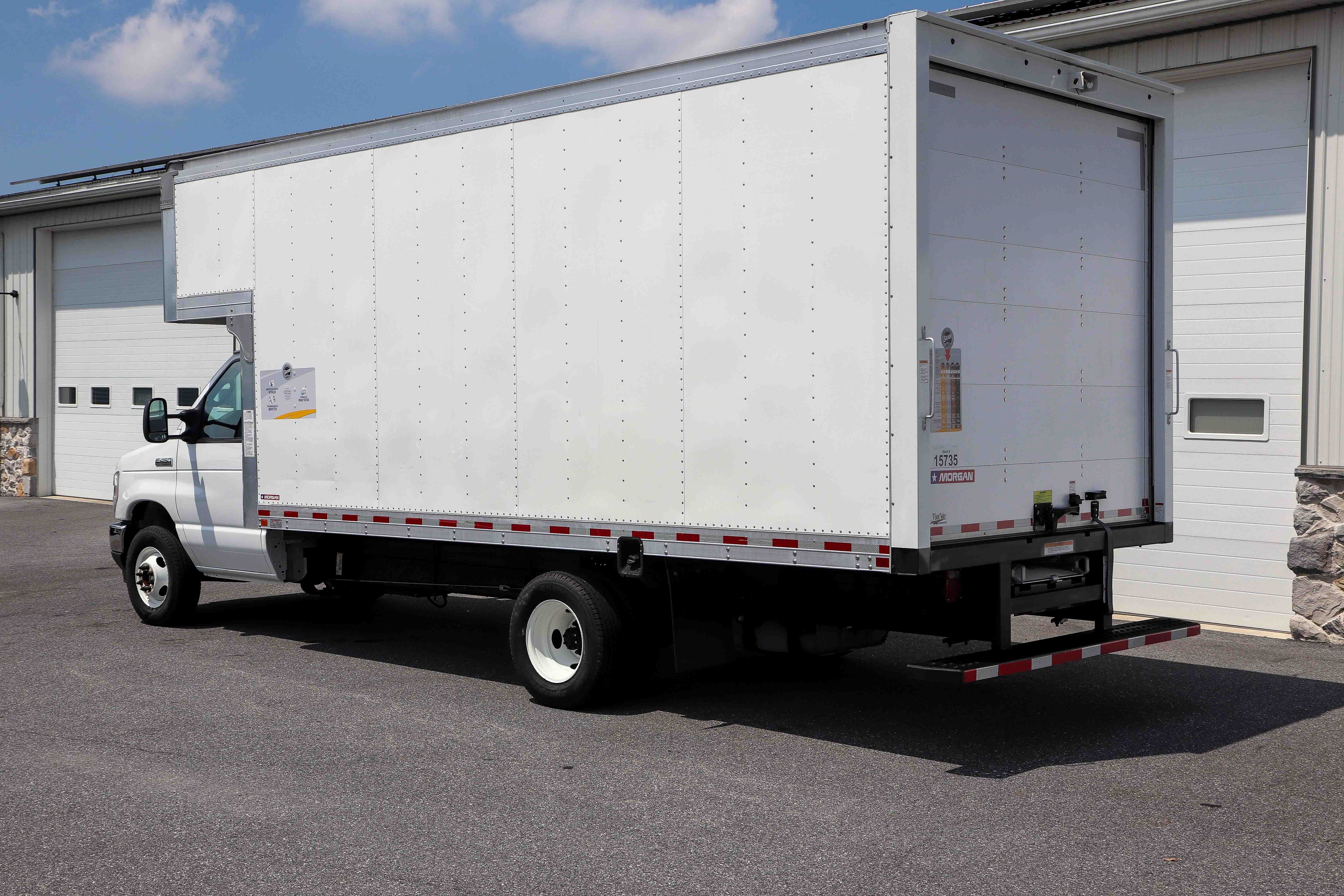Used 2024 Ford E-450 and Econoline 450 Super Duty w/ Driver's Safety Package RWD image 5