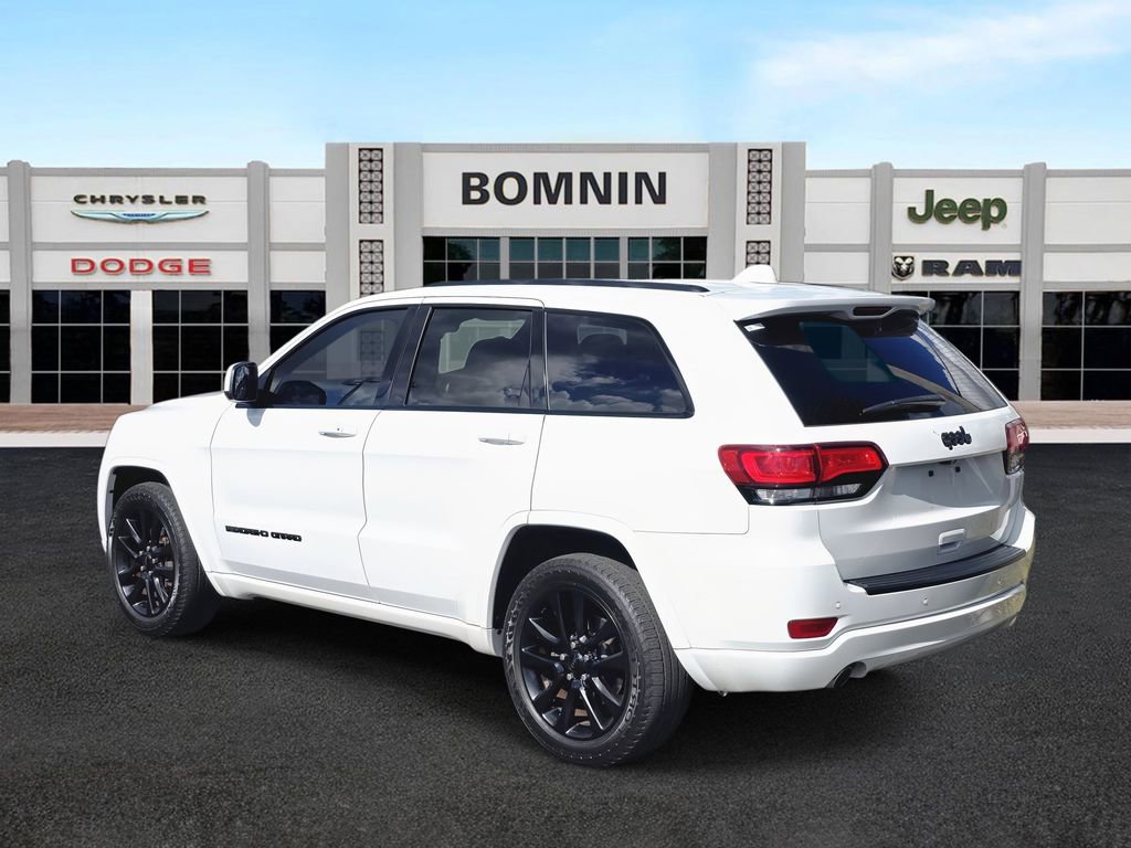 Used 2019 Jeep Grand Cherokee Altitude image 4