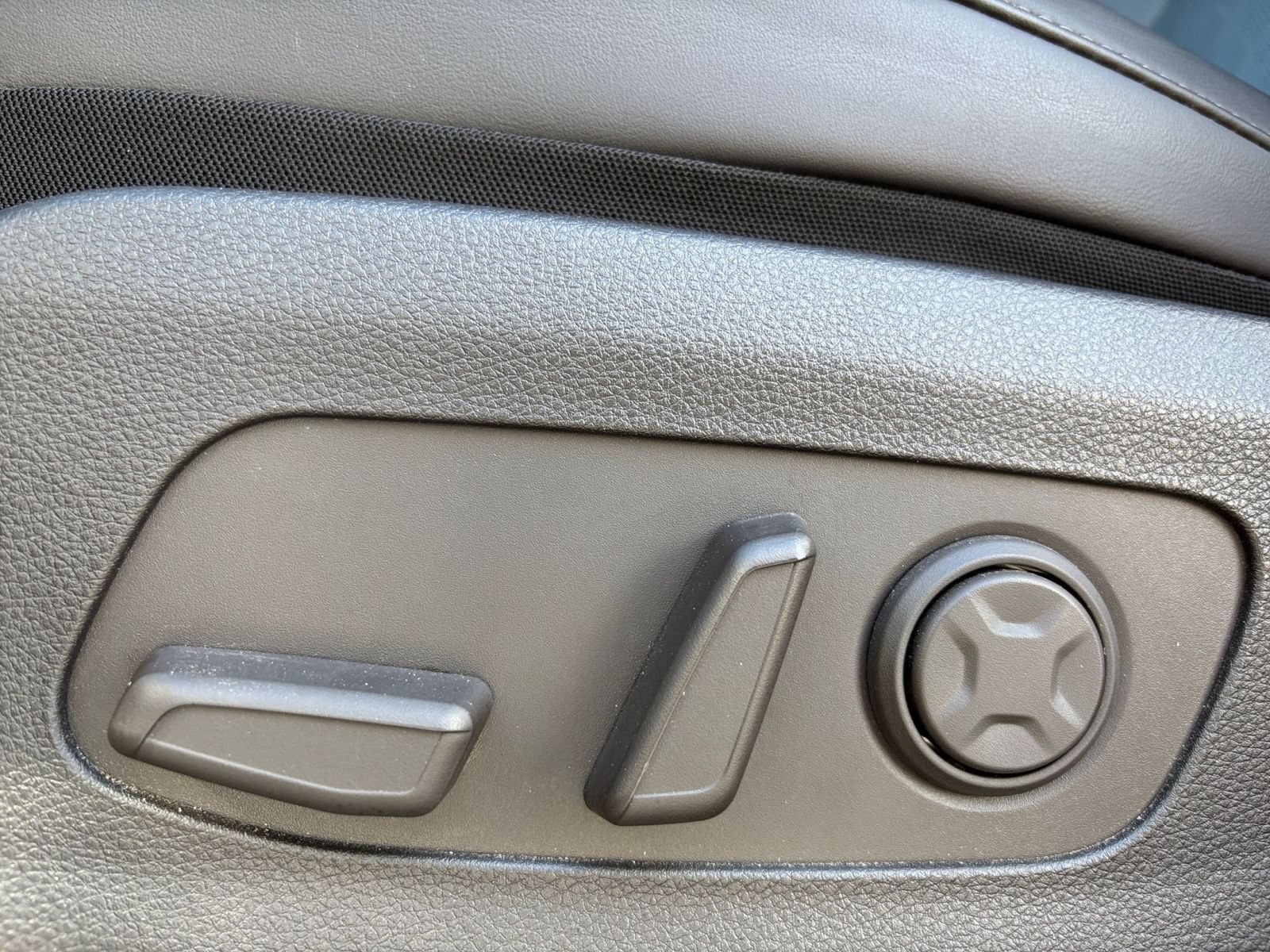 Used 2026 Kia Carnival FWD image 22