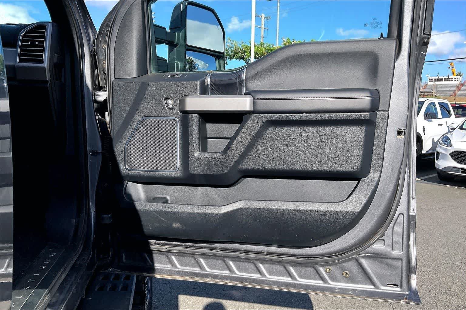 Used 2021 Ford F250 Platinum w/ Tremor Off-Road Package AWD/4WD image 28
