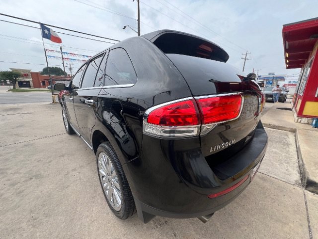 Used 2012 Lincoln MKX FWD image 7