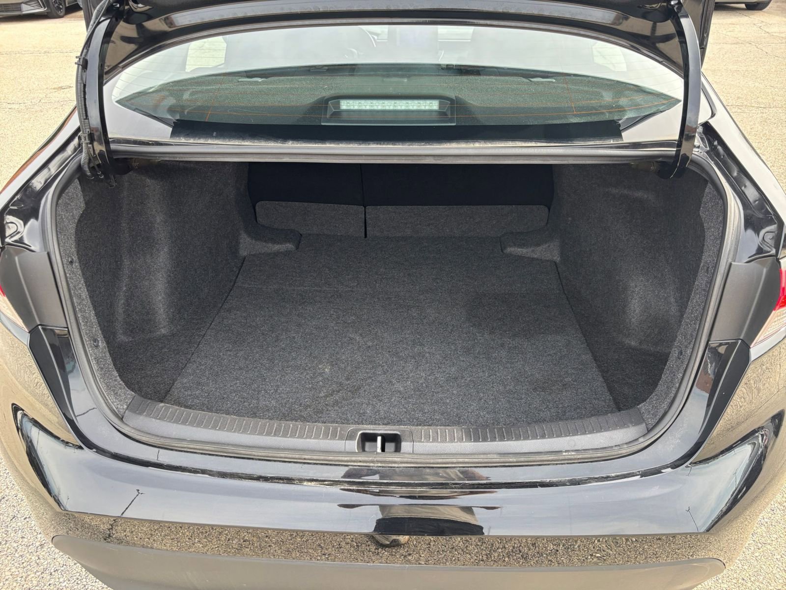 Used 2025 Toyota Corolla LE image 29