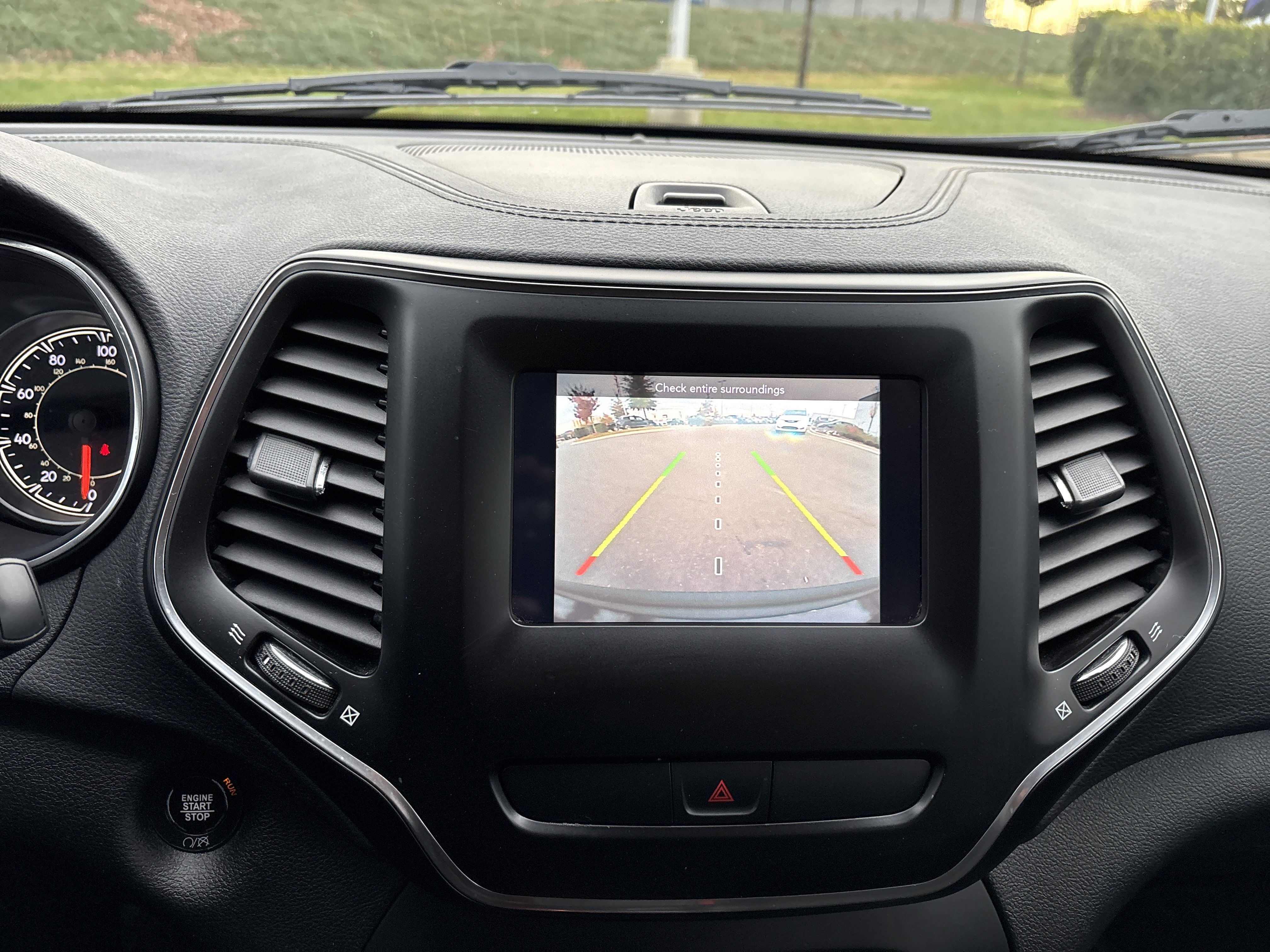 Used 2019 Jeep Cherokee Latitude Plus image 29