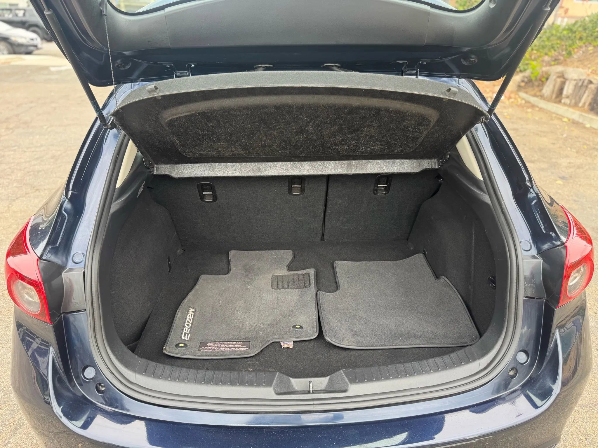 Used 2016 MAZDA MAZDA3 i Touring image 15